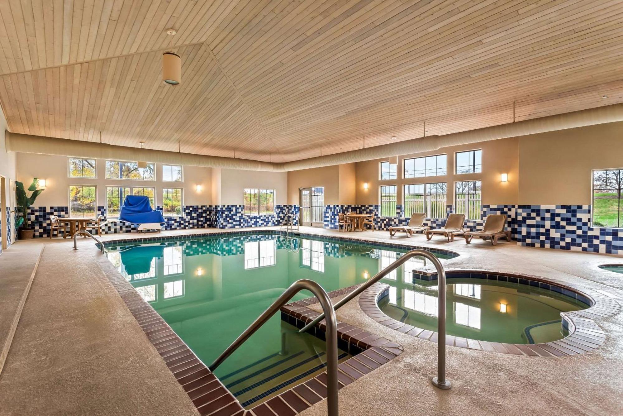 Country Inn & Suites By Radisson, Portage, In Eksteriør bilde